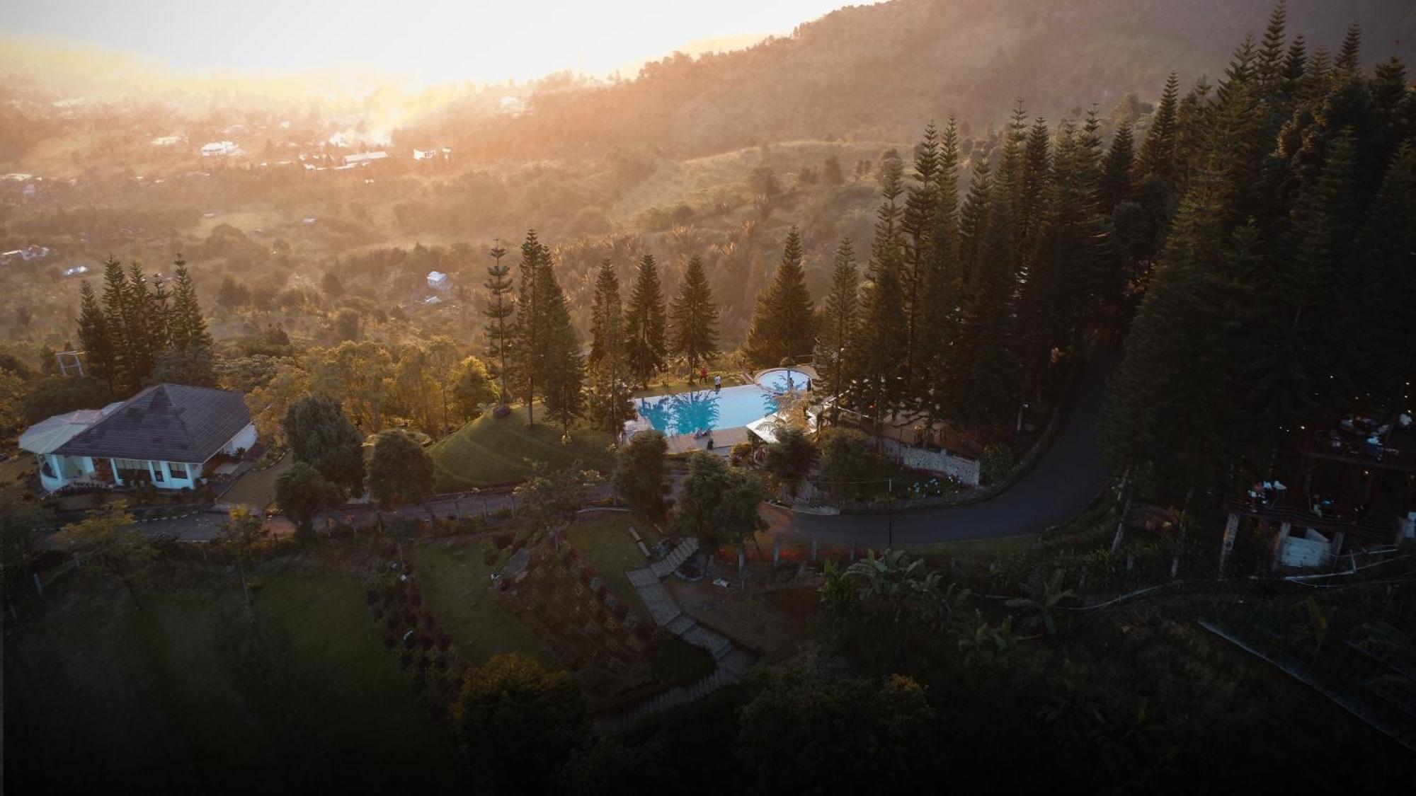 Damar Langit Resort 씨사루아 외부 사진